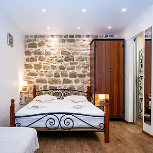 New Rustic Tonko , Split Croacia
